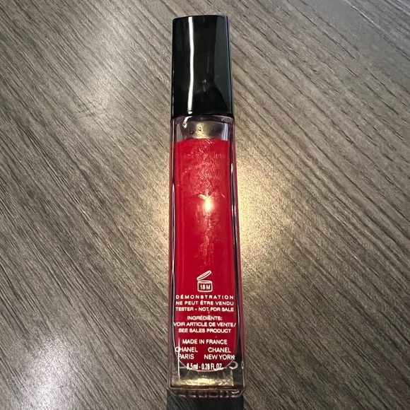 Chanel lipgloss - Picture 2 of 3